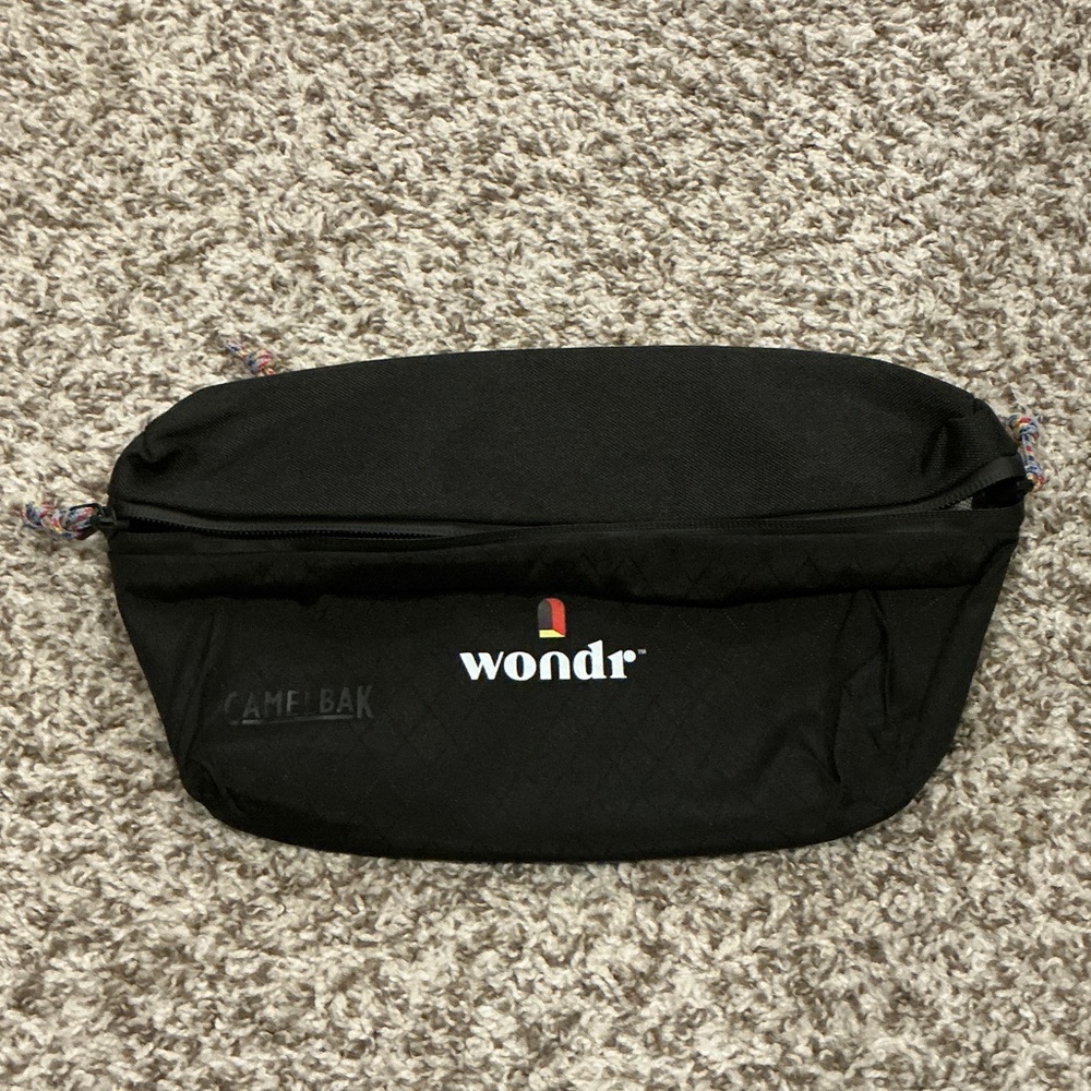 NWT Camelbak slingbag